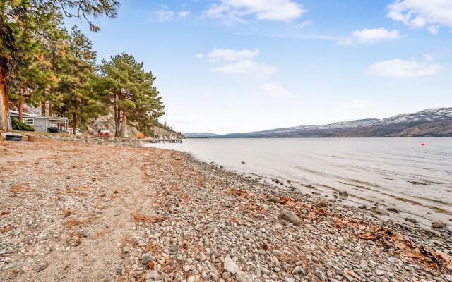 Perfect Getaway Cabin in the Okanagan 6