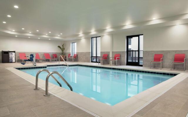 Hampton Inn & Suites St. Louis/Alton