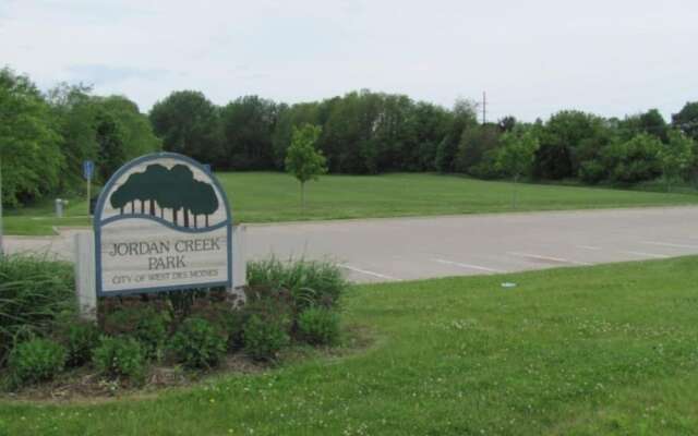 Onsite Gym Pool Fast Wifi More