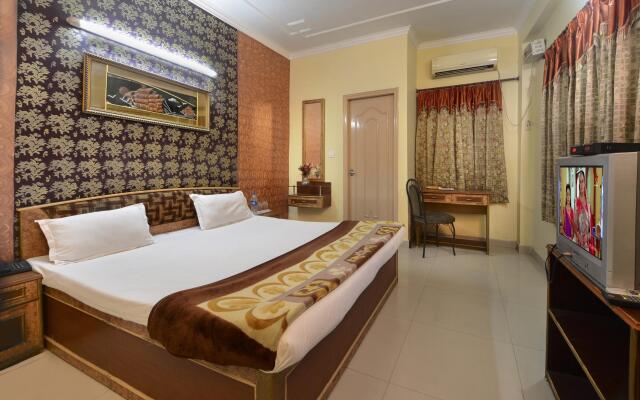 OYO 12221 Hotel M house