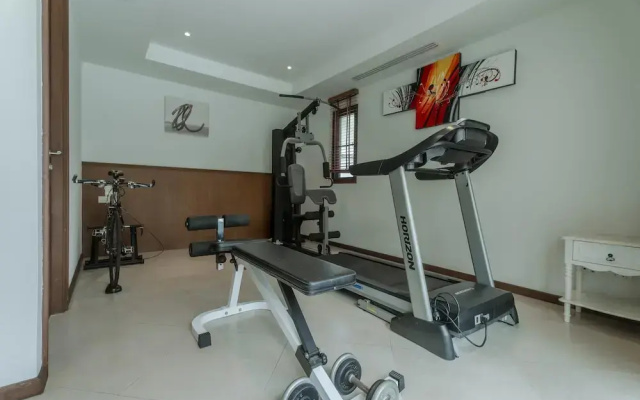 Luxury 3BR Villa 5 Private Pool, Gym & Jacuzzi