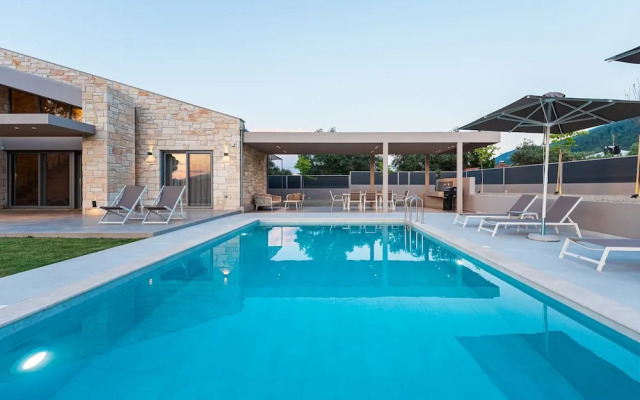 Terra Petra Luxury Villas - Gaia Villa