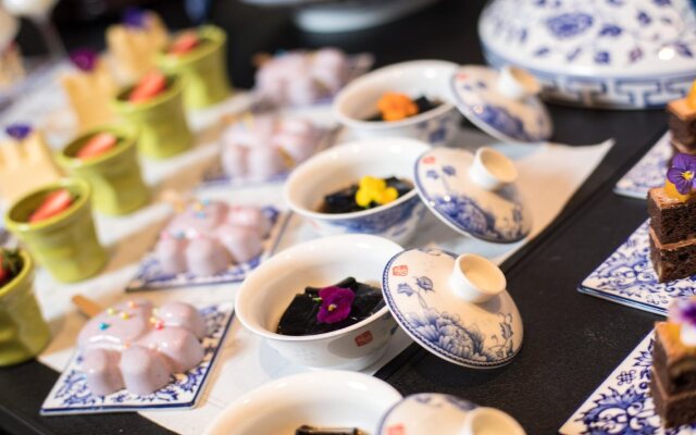 Holiday Inn Zhengzhou Riverside by IHG