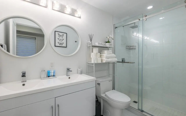 Exquisite 2 Bedroom Apt, mins to the falls.