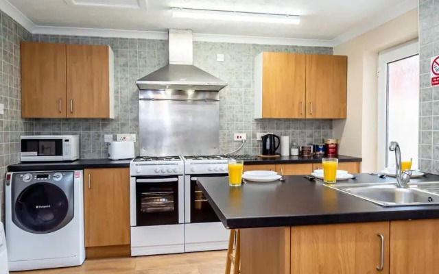 Shirley House 4 Guest house