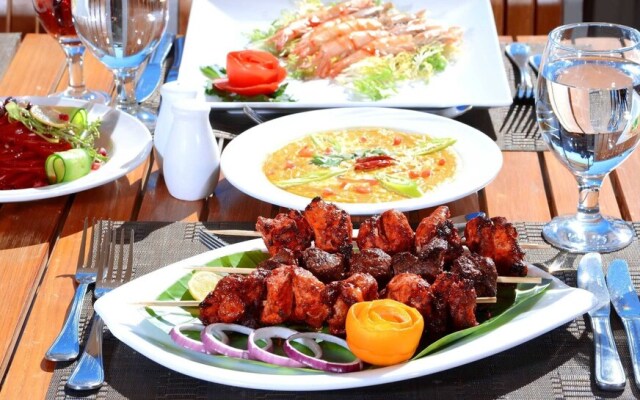 Beach albatros resort Azrak VIP Package