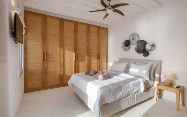 Mykonian house in Elia beach by GHH