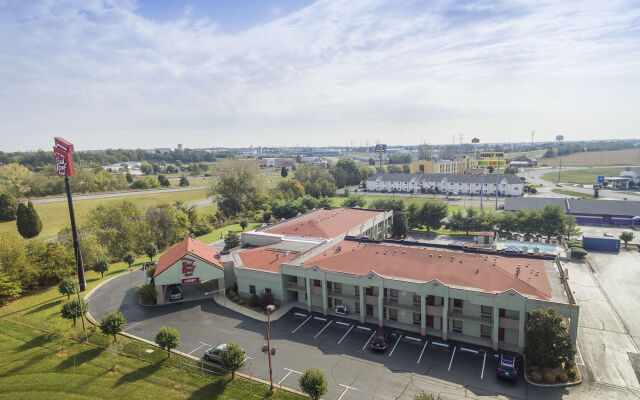 Red Roof Inn Clarksville