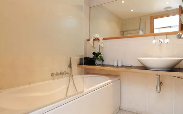 Pavillon Riviera 1 YourHostHelper