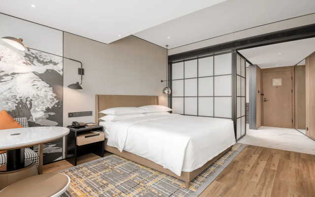 Sheraton Chengdu Lido Hotel