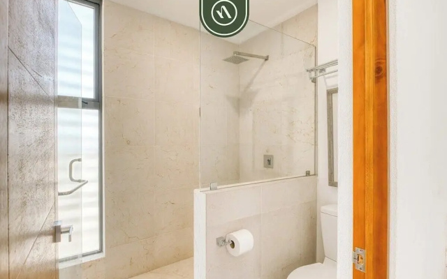 Luxury 4 BR Condo - Amazing Bay View - Pool
