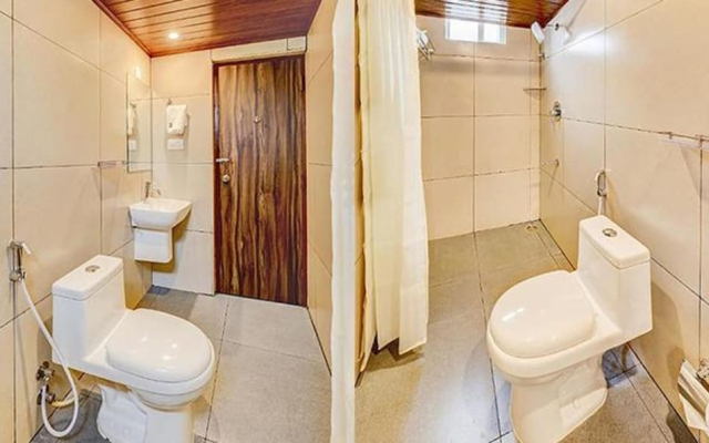 Fabhotel Tej