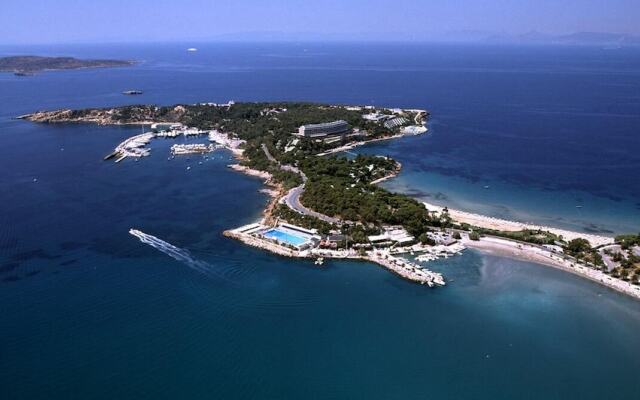 Relux Sea View 2BD Apartment by BluPine