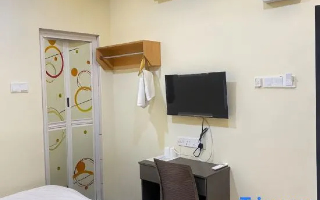Sunshine Hotel