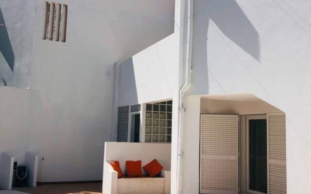 Remarkable 3-bed House in Albufeira