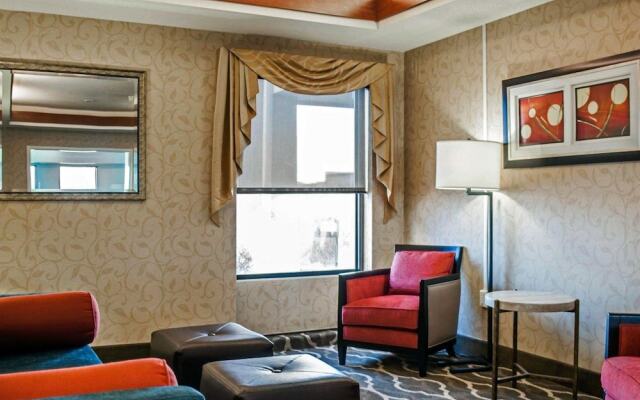 Comfort Inn & Suites