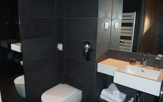 Anova Hotel & Spa