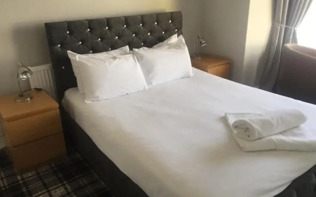 Albert & Victoria Hotel