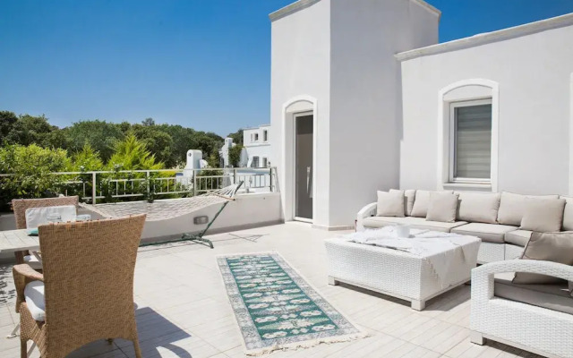 Important Group Villa Olivia