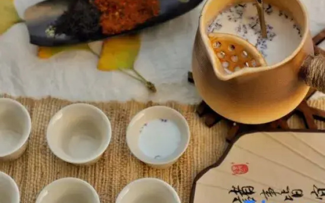 Xianju Chun and Qingxi Homestay