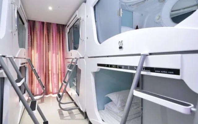 Zhumengzhe Capsule Hotel (Kunming Railway Station)