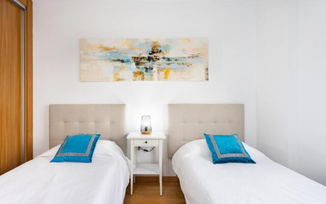 Home2Book Stunning Santa Cruz City Views