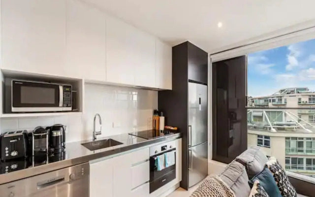 Contemporary Apt - Free Parking