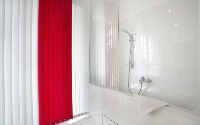 Inter-hotel Le Grillon Dor