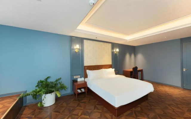 Yiting Zhenshe Hotel (Beijing Qianmen Pedestrian Street)