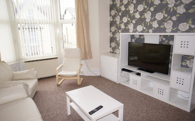 Shores Holiday Apartments