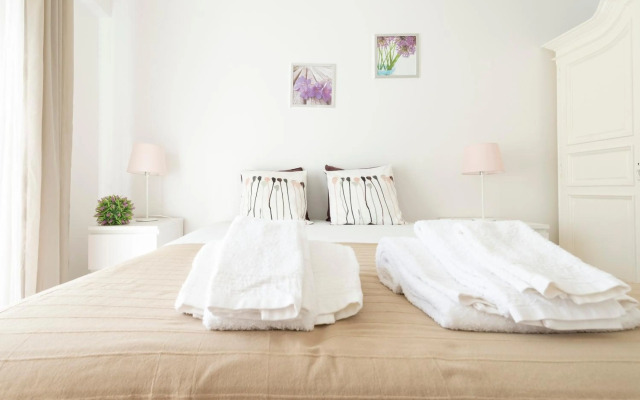 The Yellow House Cascais