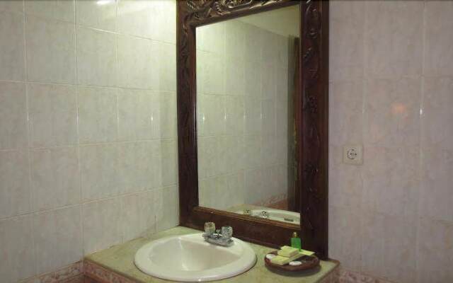 Laghawa Beach Inn Hotel