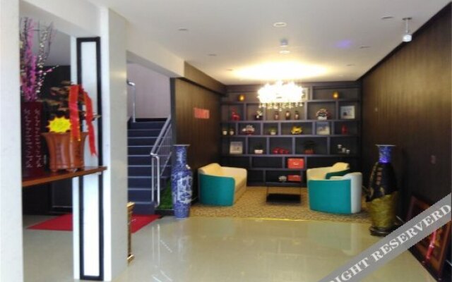 Xinjin Hotel (Cangzhou Qiantong Avenue Yanbai Shopping Plaza)