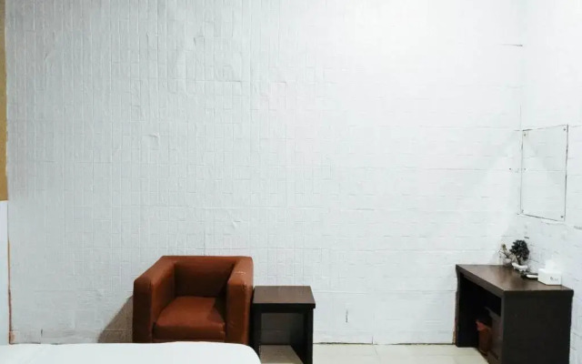 OYO 741 Hotel Labuhan Raya