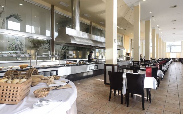 Cabogata Beach Hotel