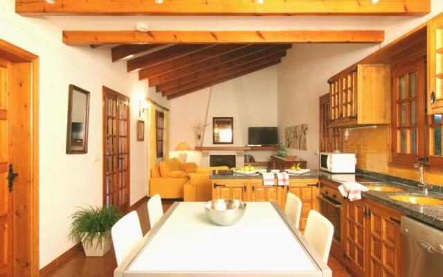 Roig Miquel Beatiful house just 10m driving from Pollensa