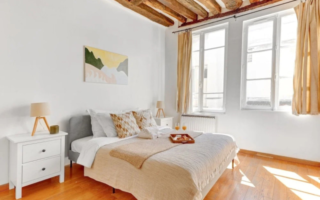 Charming 1BR Near Latin Quarter