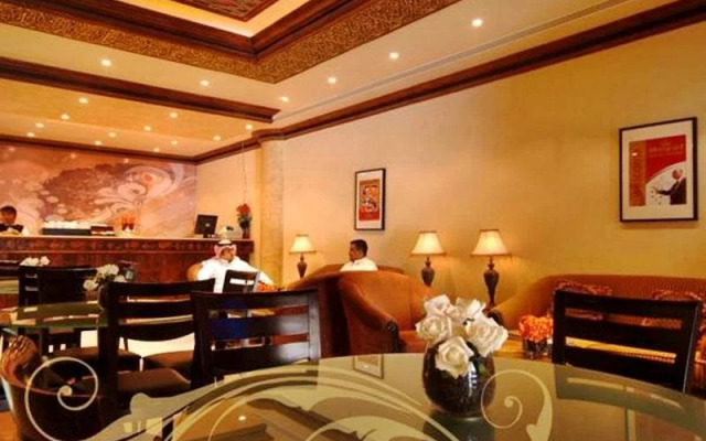 Royal Hotel And Suites
