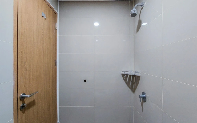 Nice And Fancy Studio Apartment At B Residence