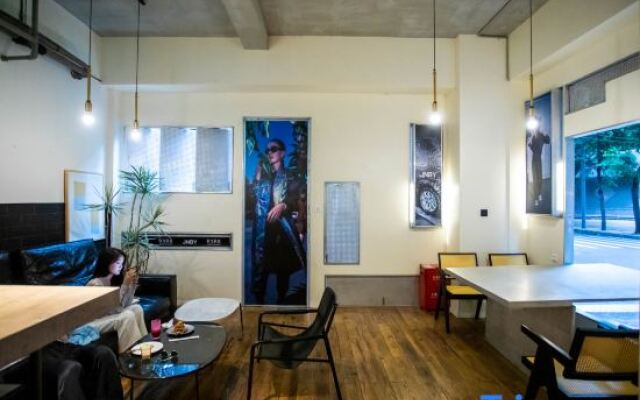 Xu Li Traveling Hotel (Chengdu Taikoo Li Chunxi  Road Branch)