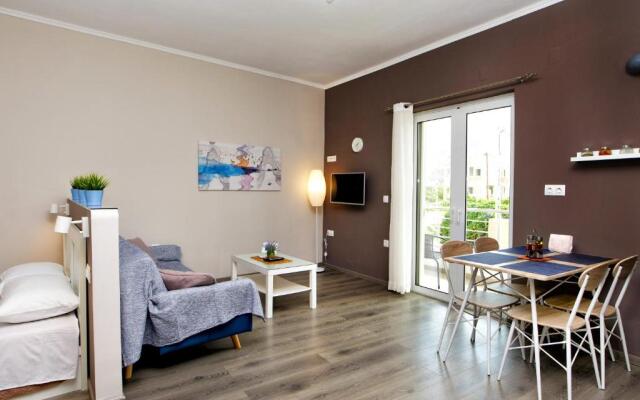 Maria's modern studio 5min from beach