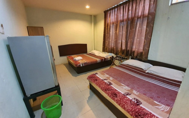 OYO 90109 Fire Fly East Hotel