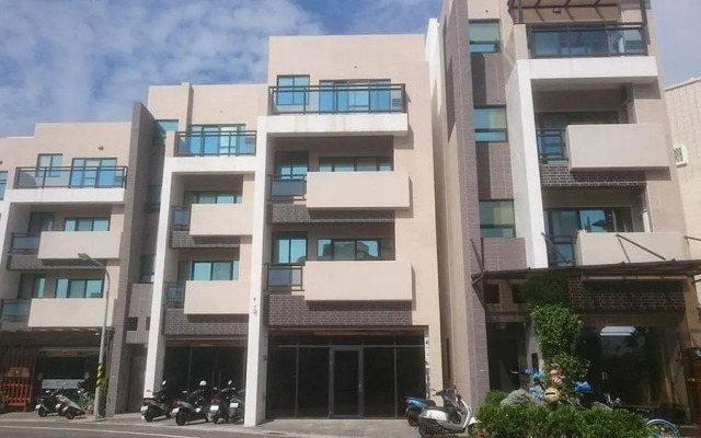 Wild Hotel