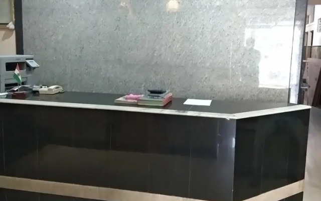 Iroomz Hotel Sagar Deluxe