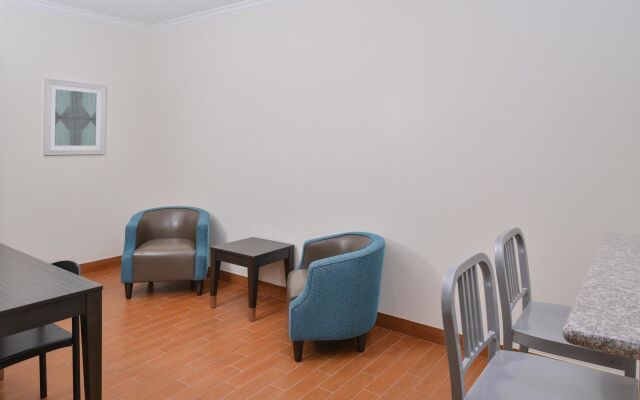 Regency Inn and Suites