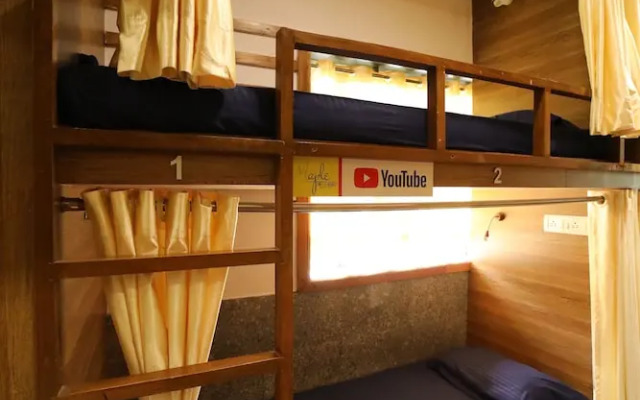 MAPLE SOCIAL HUBZ - Hostel