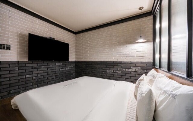 Busan Yonghodong Adena Hotel