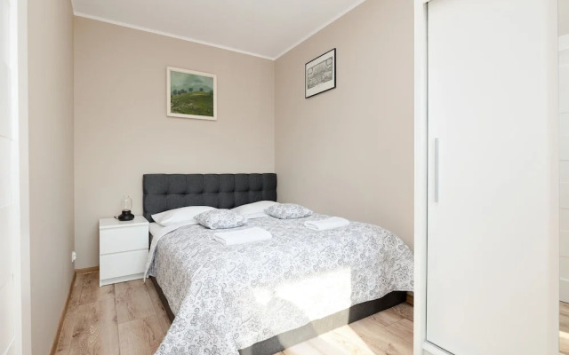 Nadbrzezna Apartments by Renters