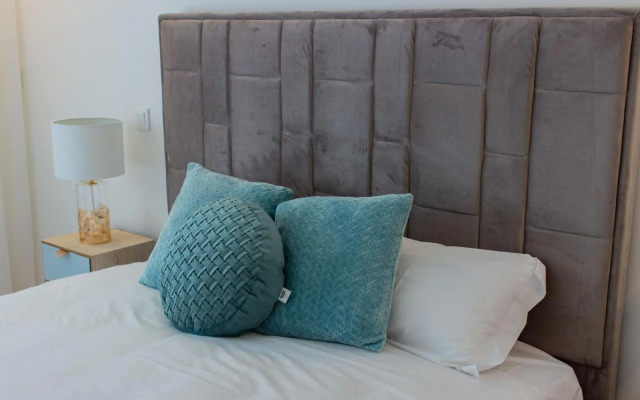 Stunning Apartment w/ Free Parking by LovelyStay