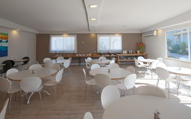 Q Village Hotel - Poleg Beach